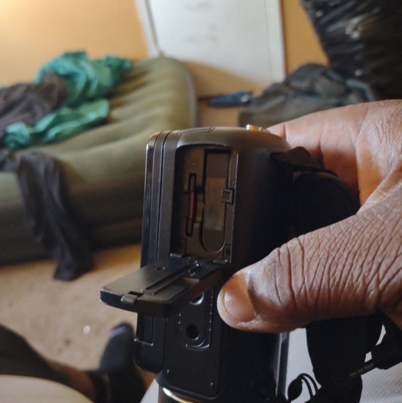 Digital video camera - Picture 5 of 7